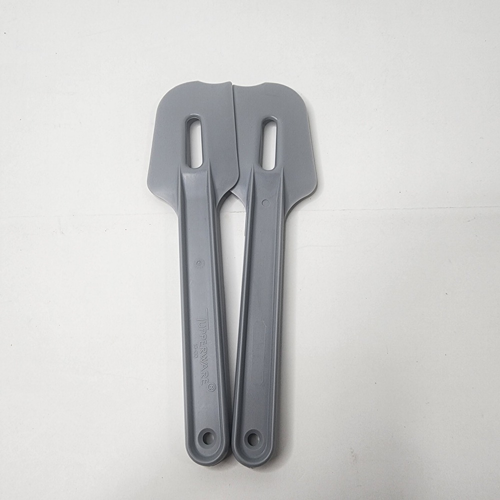 2 Tupperware Paddles Scraper Spatula Spreader Gadget Light Gray #13-31